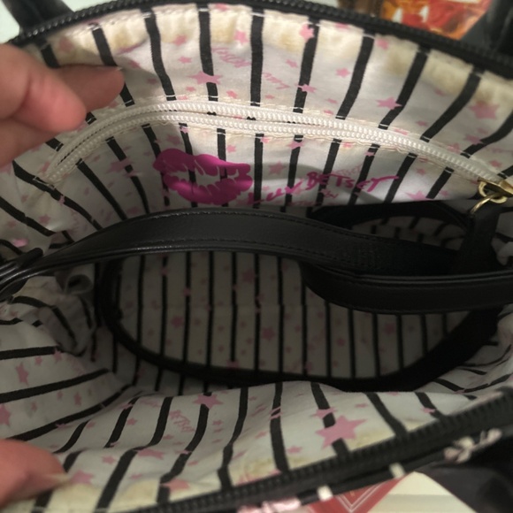 Luv Betsey purse - Black and pink heart pattern - Picture 5 of 5